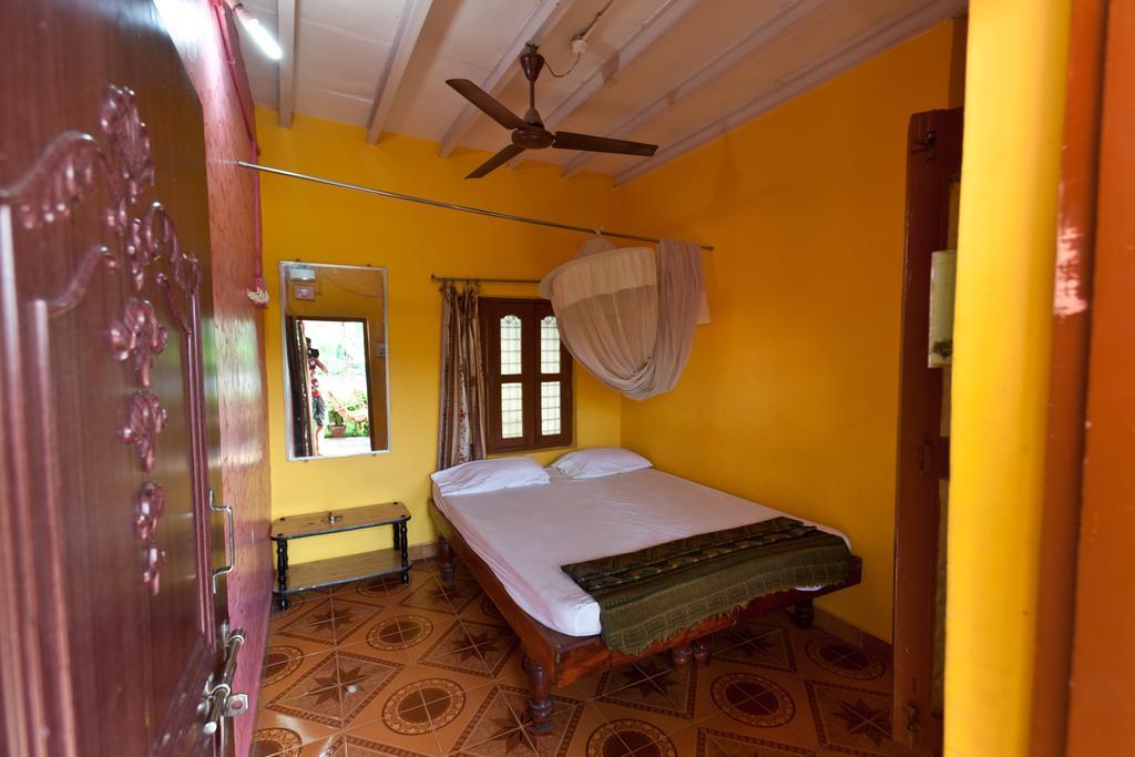 Archana Guest House River View Hampi Habitación foto